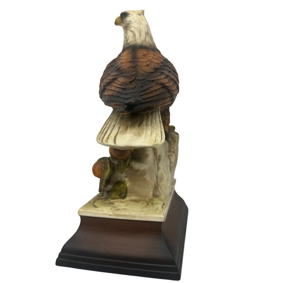 Hand Painted Resin Bald Eagle Figurine On Wood Base Signed Osamu D192R Statue - Picture 2 of 10